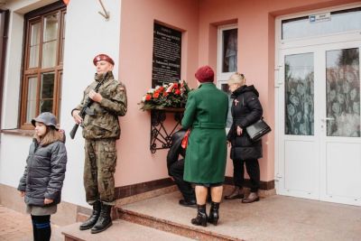 Click to view full size image