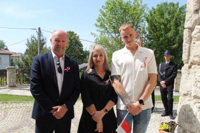 Click to view full size image